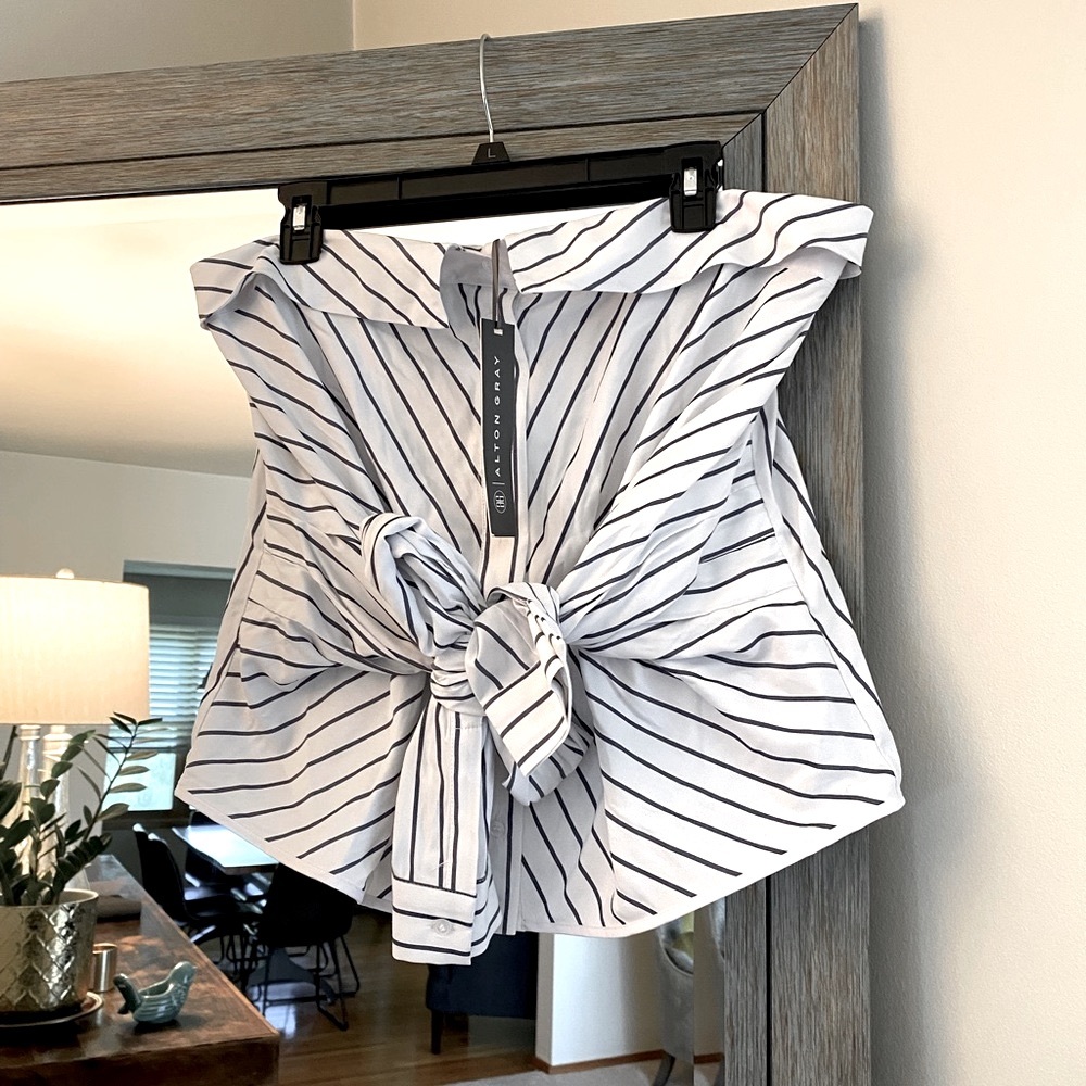 Alton Gray, L, off the shoulder, button up style, front tie sleeves NWT! Unique!